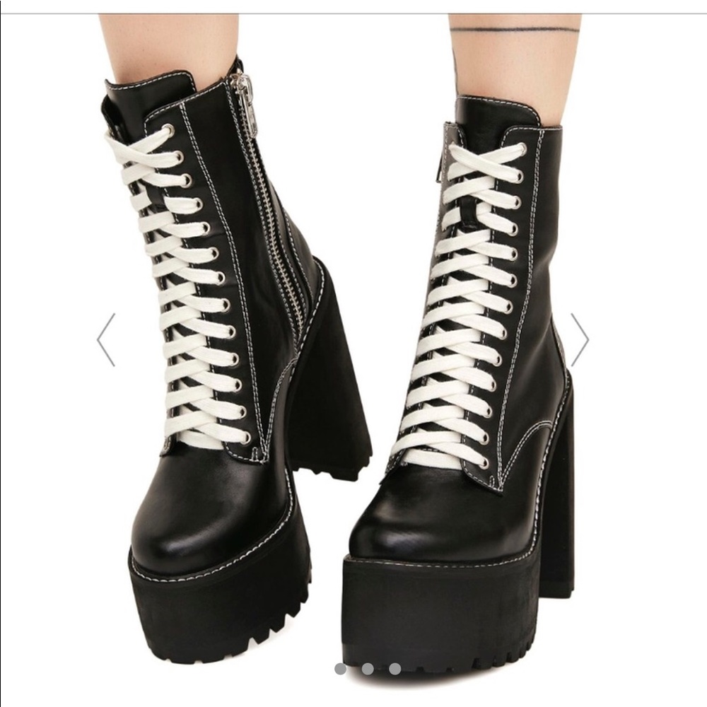 Dollskill platform boots NWT